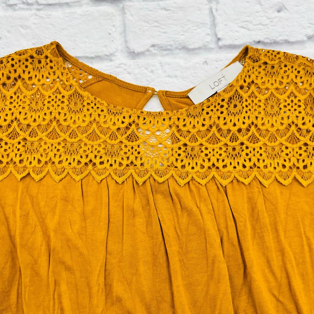 LOFT‎ Women's Short Sleeve Lace Shirt Blouse Small Yellow Mustard Round Neck - Picture 2 of 8